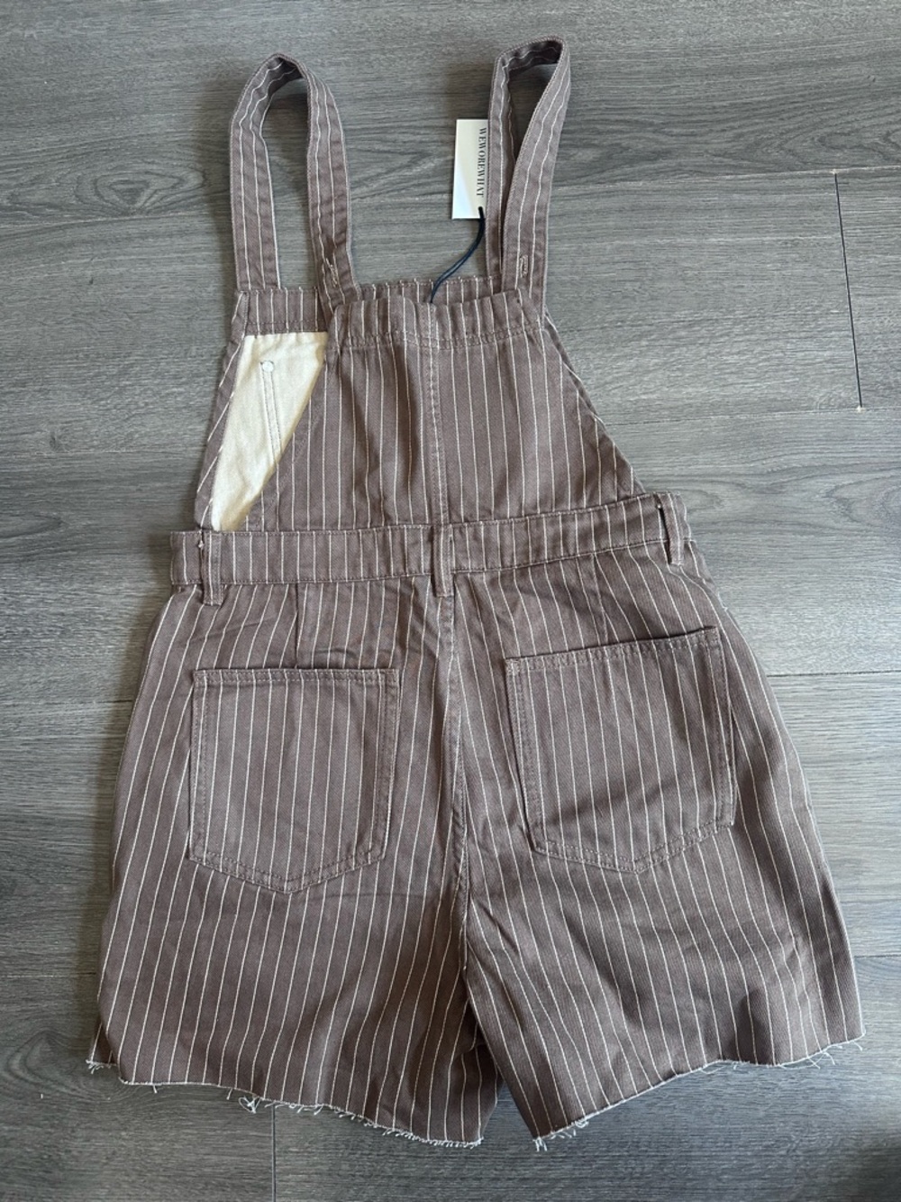 WeWoreWhat Overall Short with side slits - Picture 7 of 8